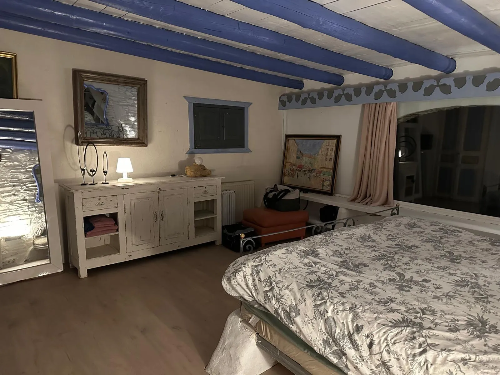 Chambre de La Maison avec poutres apparentes