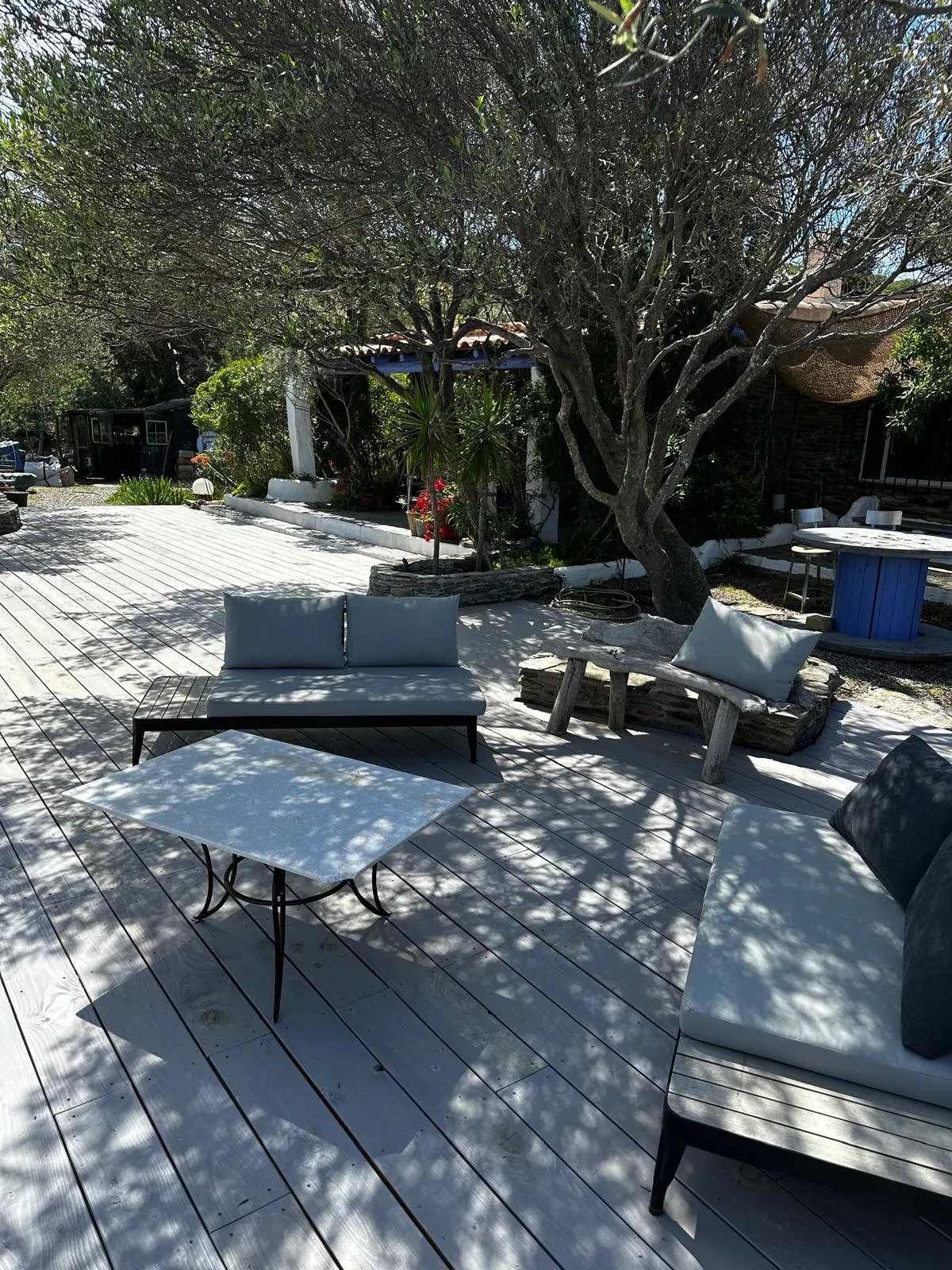 Jardin et transats au calme